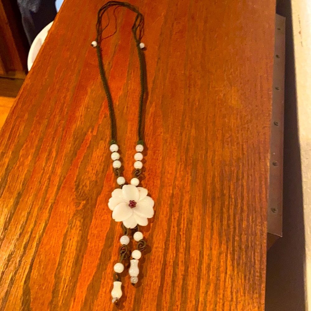 Hawaiian adjustable flower necklace